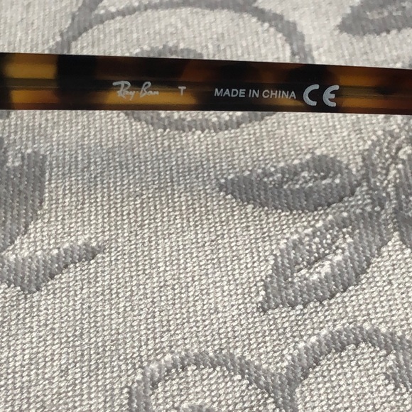 Authentic brand new rayban 7118 grey front tort - Picture 4 of 6